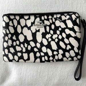 NWOT Coach Wristlet